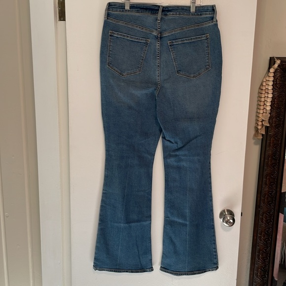 NEW Old Navy Higher Rise Flare Jean. SZ 14 - Picture 5 of 7